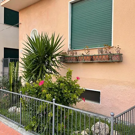 Casa Ibisco-50m Dal Mare شقة *